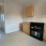 Rent 3 bedroom flat in East Midlands