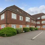 Flat to rent in Grove Road, Beaconsfield HP9