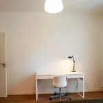 Rent a room of 122 m² in Barcelona