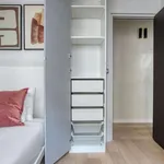 Appartement de 72 m² avec 2 chambre(s) en location à paris