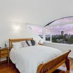 Rent 2 bedroom apartment in Neutral Bay