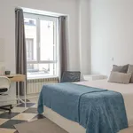 Rent a room of 245 m² in madrid