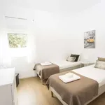 Rent 2 bedroom apartment of 60 m² in lisbon