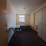 Rent 2 bedroom flat in Leicester