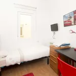 Rent a room of 100 m² in madrid