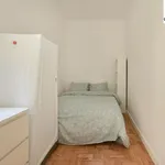 Rent 16 bedroom apartment in Lisbon