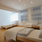 Miete 8 Schlafzimmer wohnung von 200 m² in Leverkusen