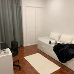 Rent 5 bedroom apartment in Lisbon