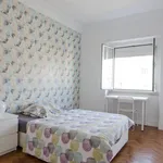 Rent 5 bedroom apartment in Lisbon