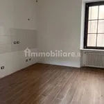 Affitto 5 camera appartamento di 250 m² in Verona