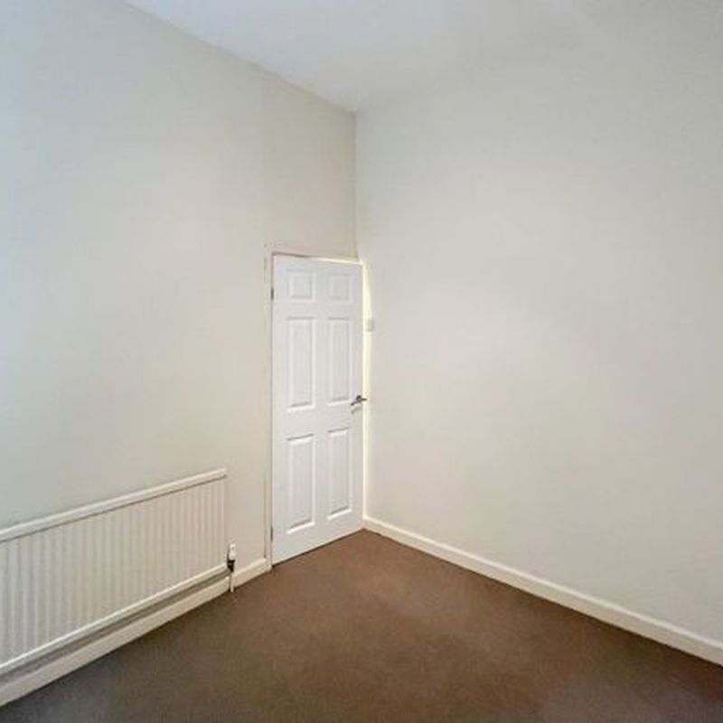 Flat to rent in High Street, Llanhilleth, Abertillery NP13 Llanhiledd