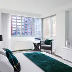 Rent 2 bedroom apartment of 90 m² in New York