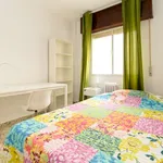 Rent a room of 130 m² in granada