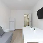 Rent 1 bedroom apartment of 45 m² in barcelona