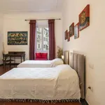 Rent 4 bedroom apartment of 150 m² in Florence