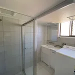 Rent 2 bedroom apartment in Mermaid Beach