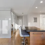 Appartement de 839 m² avec 3 chambre(s) en location à Vancouver