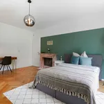 Rent 1 bedroom apartment of 25 m² in Stuttgart