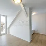 Pronajměte si 3 ložnic/e byt o rozloze 138 m² v Praha