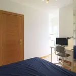 Rent a room of 100 m² in madrid