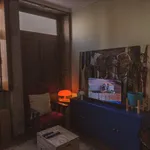 Rent a room of 150 m² in porto