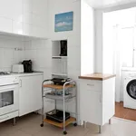 Rent 4 bedroom apartment of 60 m² in lisbon