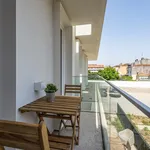 Rent 1 bedroom apartment in Porto