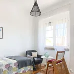 Rent a room of 120 m² in lisbon