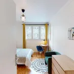 Rent a room of 109 m² in Paris