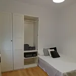 Rent 4 bedroom apartment of 105 m² in Madrid