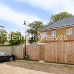 Rent 3 bedroom house in Bury