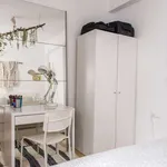 Rent a room of 90 m² in valencia