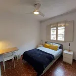 Rent a room of 70 m² in valencia