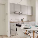 Rent 1 bedroom apartment of 52 m² in milan