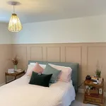 Rent 5 bedroom house in Mid Sussex