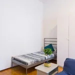 Rent a room of 85 m² in milan