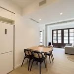 Rent 4 bedroom apartment of 50 m² in Barcelona