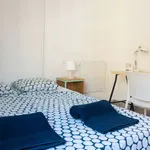 Rent a room of 200 m² in valencia