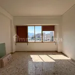 Affitto 5 camera appartamento di 138 m² in Palermo