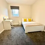 Rent 4 bedroom flat in Edinburgh  North