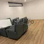 Rent 2 bedroom house of 372 m² in Vila Nova de Gaia