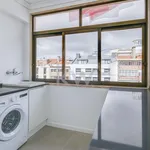 Rent 4 bedroom apartment of 215 m² in Lisbon