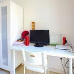 Rent a room of 100 m² in valencia