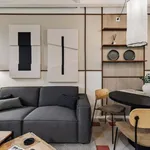 Rent 4 bedroom apartment of 79 m² in Barcelona