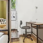 Rent 1 bedroom apartment of 33 m² in Berlin