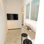 Rent a room of 70 m² in seville