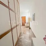 Affitto 5 camera appartamento di 137 m² in Firenze