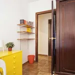 Rent a room of 180 m² in alcala_de_henares