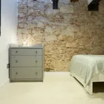 Rent 4 bedroom apartment of 70 m² in Barcelona