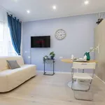 Rent 1 bedroom apartment of 55 m² in milan